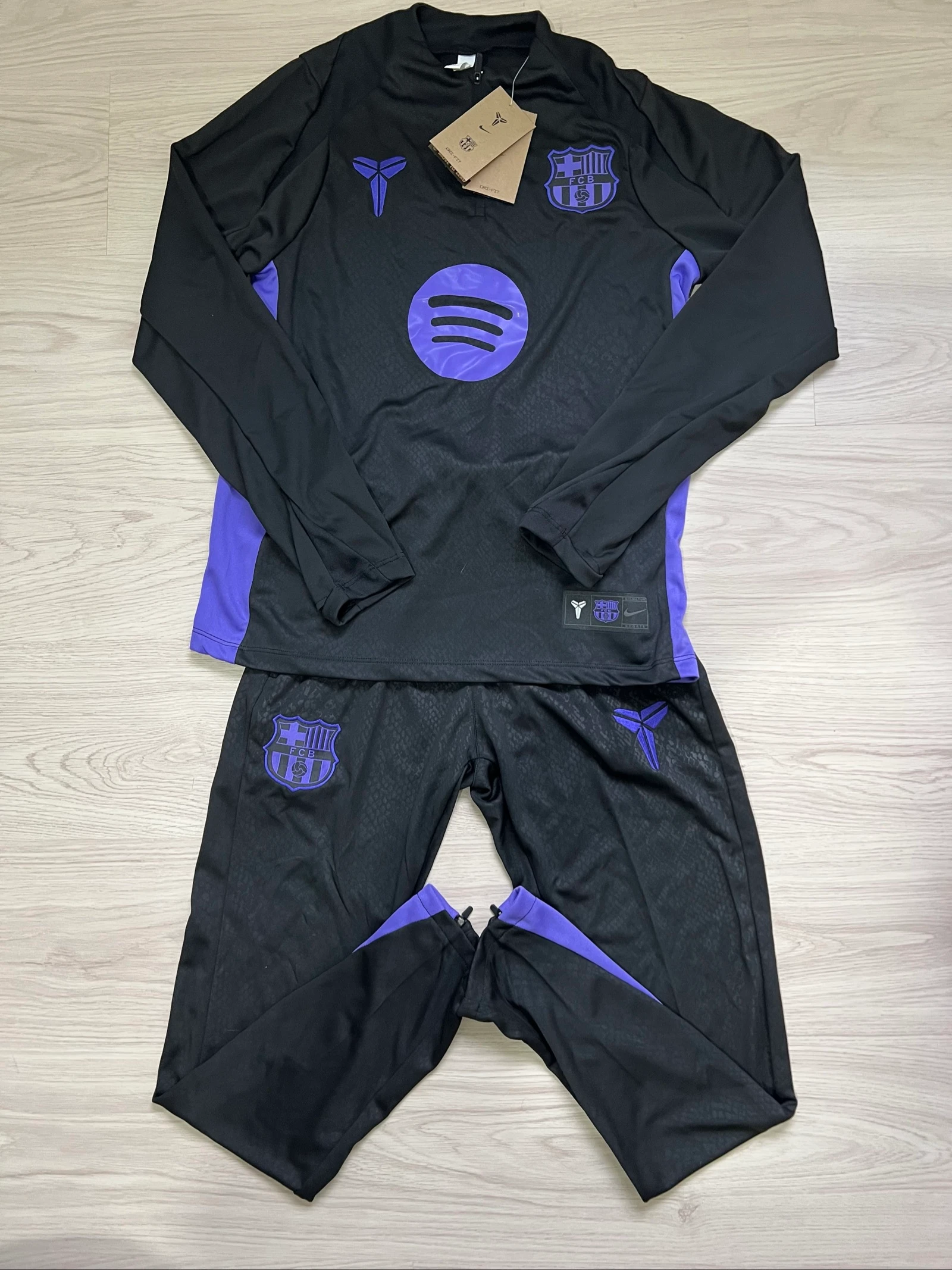 Survêtement barca mauve 